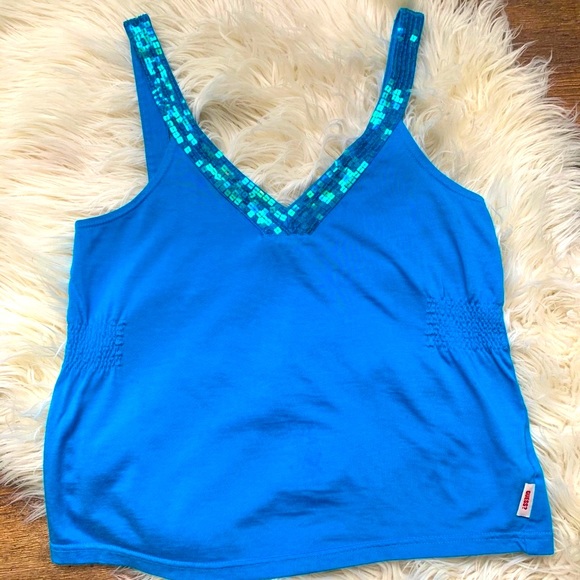 Guess Top